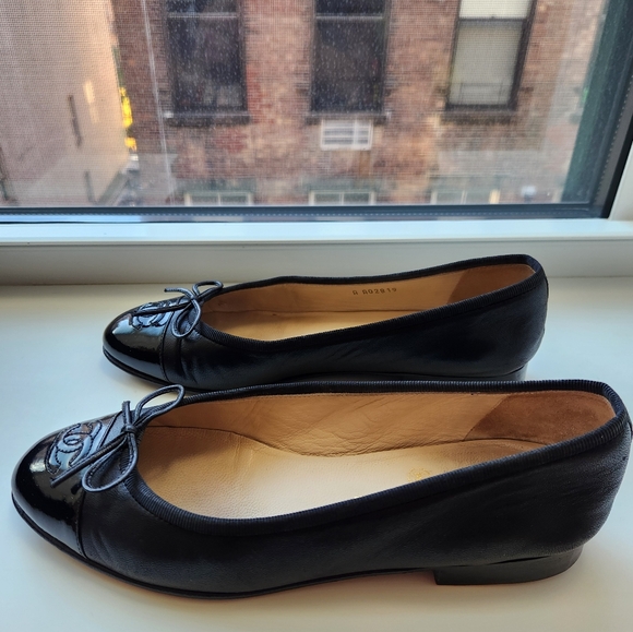 Chanel Ballet Black Flats 37 with logo - Picture 2 of 8